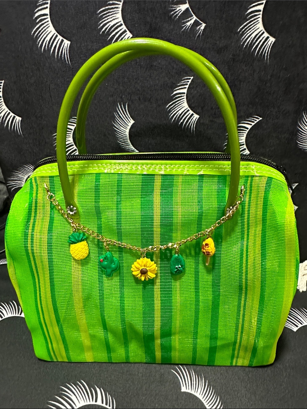 Mercado bag with charms and mini bag keychain